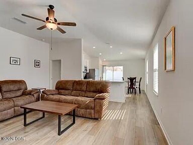 33 Pine Croft Lane, Palm Coast, FL 32164