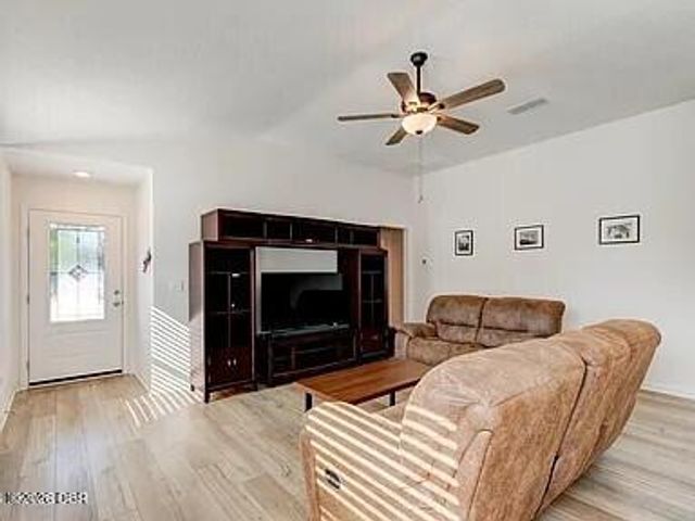 33 Pine Croft Lane, Palm Coast, FL 32164