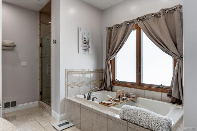 2470 E Baldwin Road, Grand Blanc Charter Township, MI 48439