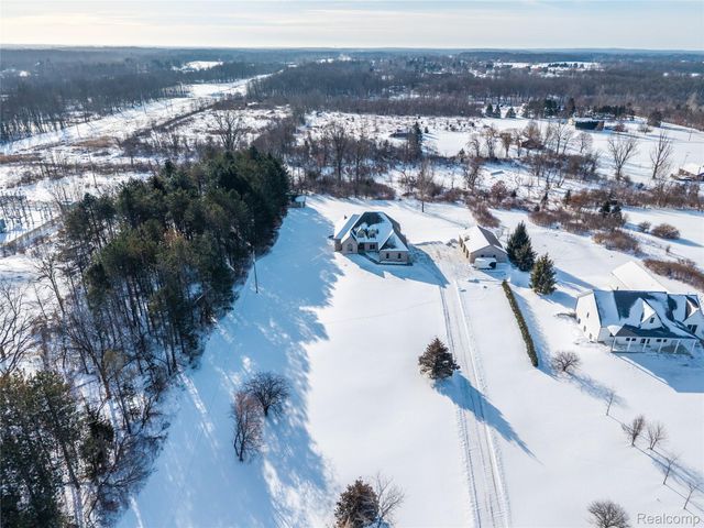 2470 E Baldwin Road, Grand Blanc Charter Township, MI 48439