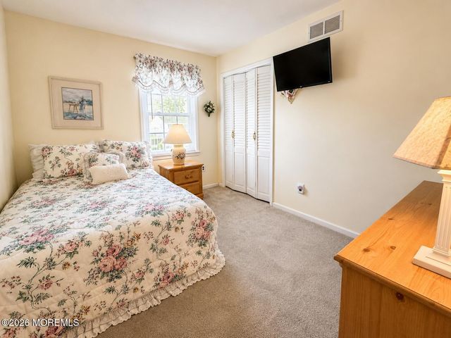 108 Lonny Court, Toms River, NJ 08753