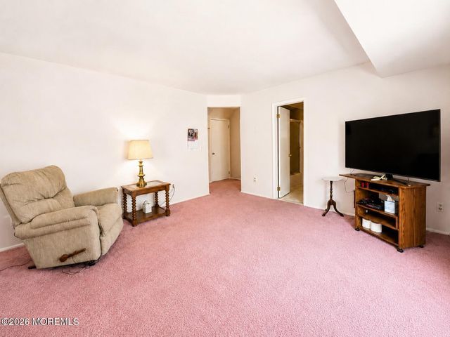 108 Lonny Court, Toms River, NJ 08753