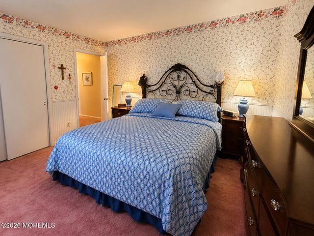 108 Lonny Court, Toms River, NJ 08753