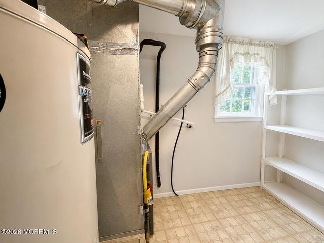 108 Lonny Court, Toms River, NJ 08753