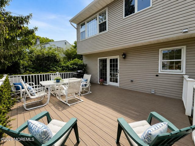 108 Lonny Court, Toms River, NJ 08753