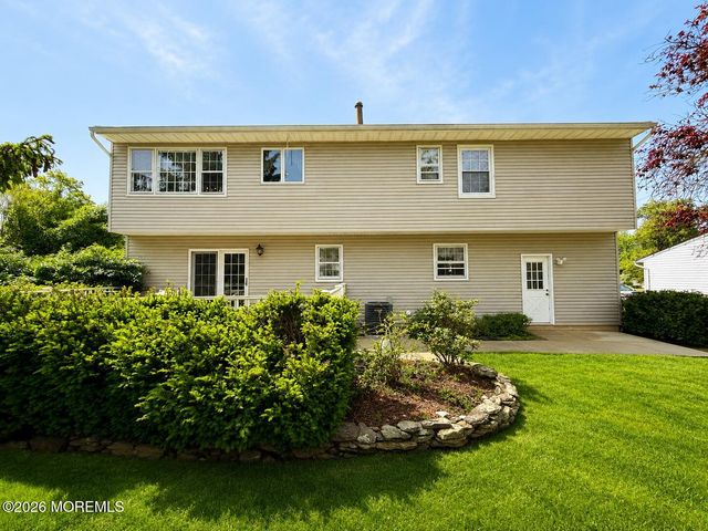 108 Lonny Court, Toms River, NJ 08753