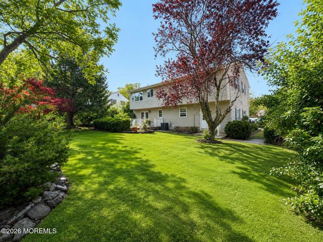 108 Lonny Court, Toms River, NJ 08753