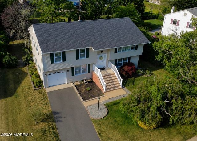 108 Lonny Court, Toms River, NJ 08753