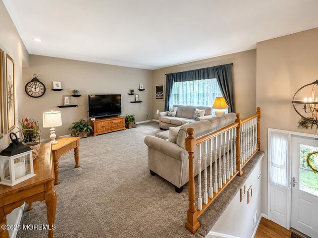 108 Lonny Court, Toms River, NJ 08753