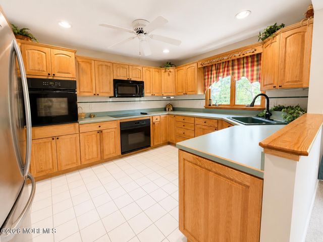 108 Lonny Court, Toms River, NJ 08753