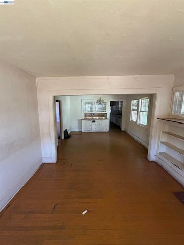 1363 61st Ave, Oakland, CA 94621