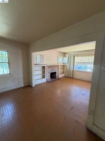 1363 61st Ave, Oakland, CA 94621