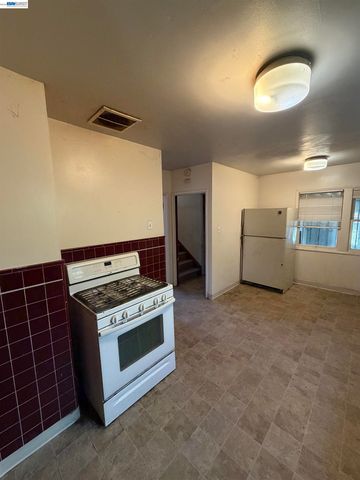 1363 61st Ave, Oakland, CA 94621