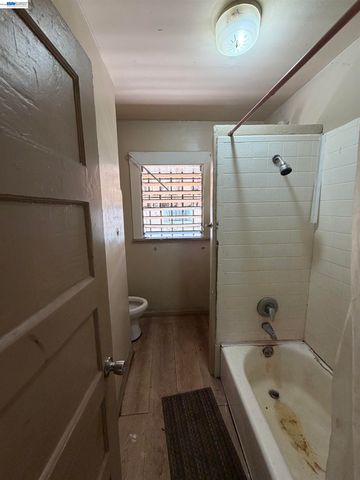 1363 61st Ave, Oakland, CA 94621
