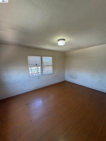 1363 61st Ave, Oakland, CA 94621
