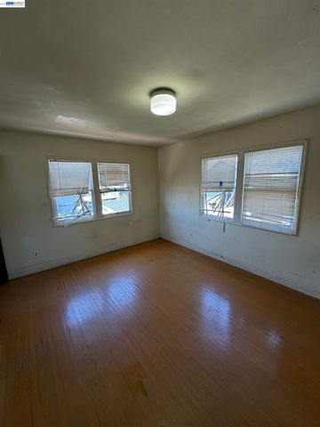 1363 61st Ave, Oakland, CA 94621