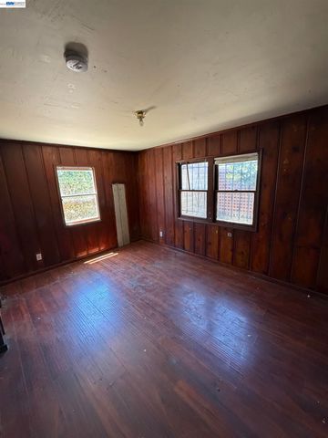1363 61st Ave, Oakland, CA 94621