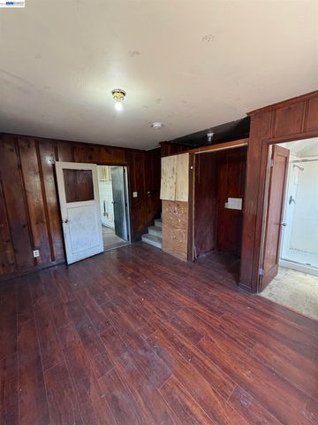 1363 61st Ave, Oakland, CA 94621