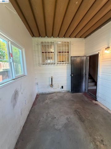 1363 61st Ave, Oakland, CA 94621