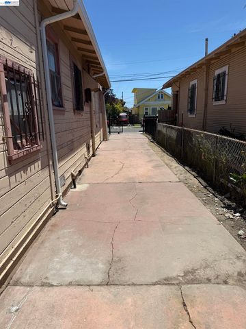 1363 61st Ave, Oakland, CA 94621