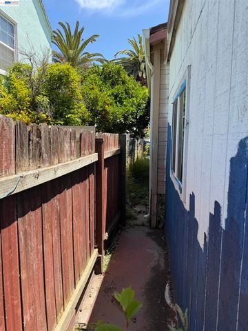 1363 61st Ave, Oakland, CA 94621