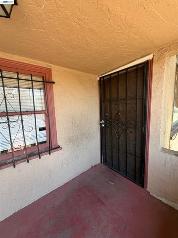 1363 61st Ave, Oakland, CA 94621