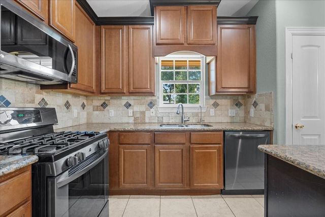 15531 Maple Street, Santa Fe, TX 77517