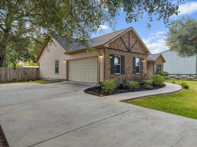 15531 Maple Street, Santa Fe, TX 77517
