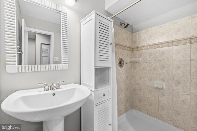 2002 MEDICAL PARK DR, Silver Spring, MD 20902