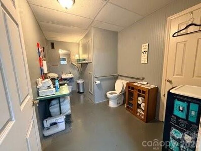 2504 Newton Drive, Statesville, NC 28677