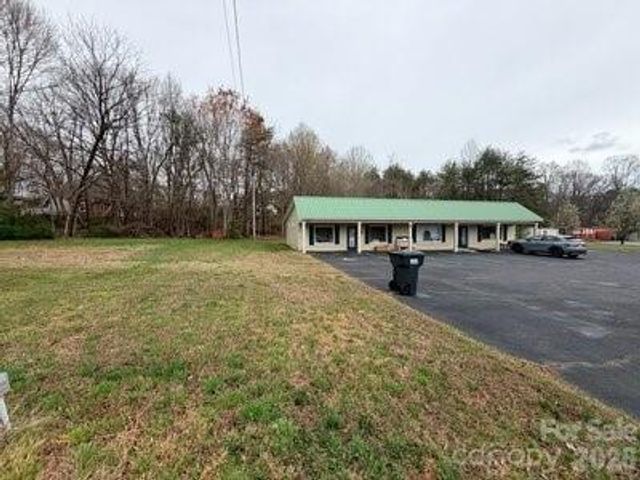 2504 Newton Drive, Statesville, NC 28677