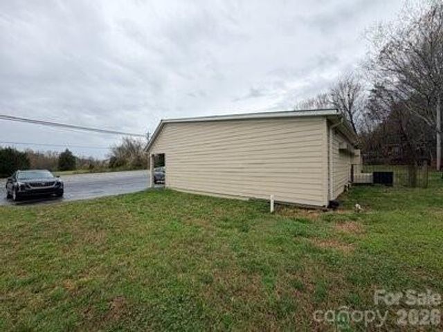 2504 Newton Drive, Statesville, NC 28677