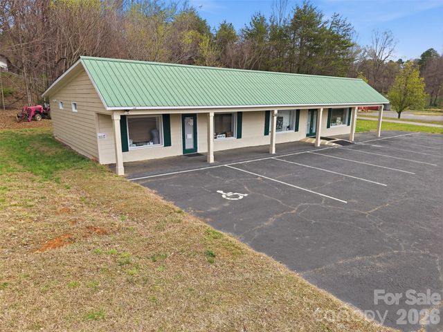 2504 Newton Drive, Statesville, NC 28677