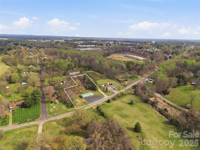 2504 Newton Drive, Statesville, NC 28677