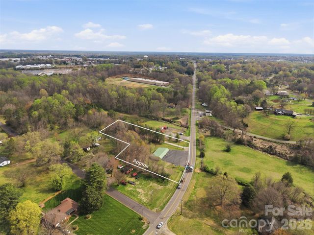 2504 Newton Drive, Statesville, NC 28677