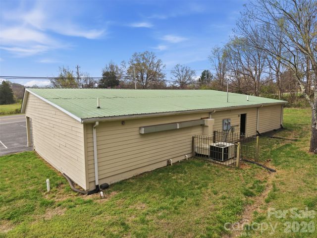 2504 Newton Drive, Statesville, NC 28677
