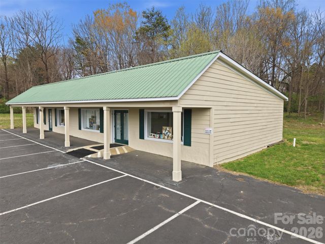 2504 Newton Drive, Statesville, NC 28677