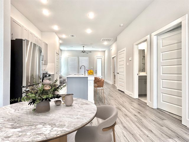 2501 Ascension Boulevard 404, Arlington, TX 76006