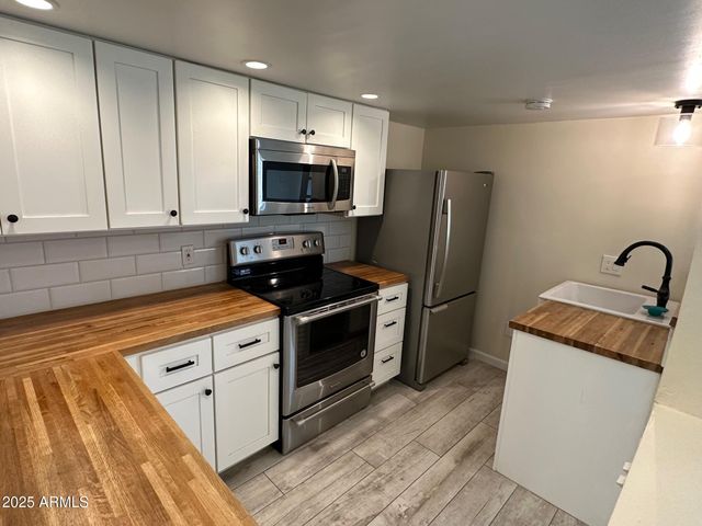 1315 W HOLLY Street, Phoenix, AZ 85007