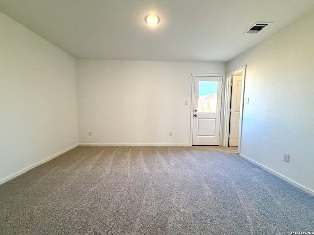 6863 Chert Chase, Elmendorf, TX 78112