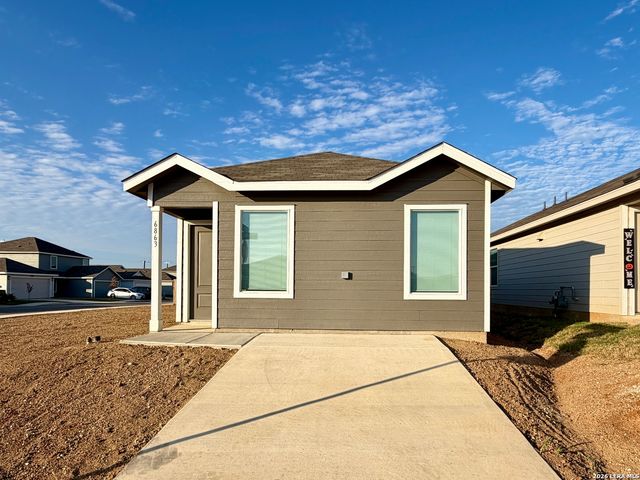 6863 Chert Chase, Elmendorf, TX 78112