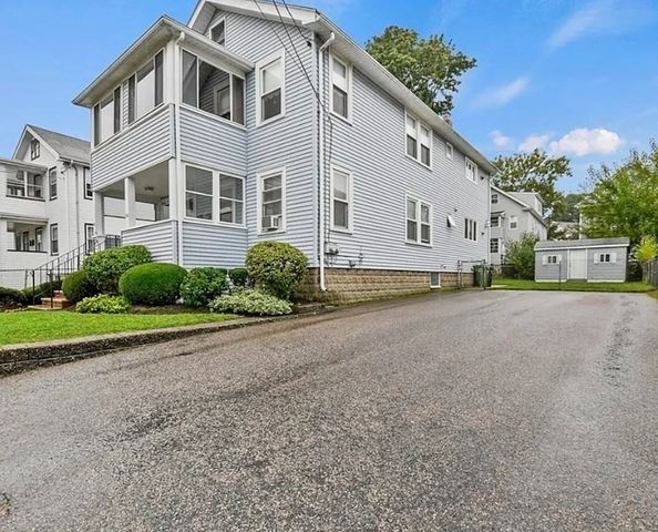 358-360 Arlington St 358, Watertown, MA 02472