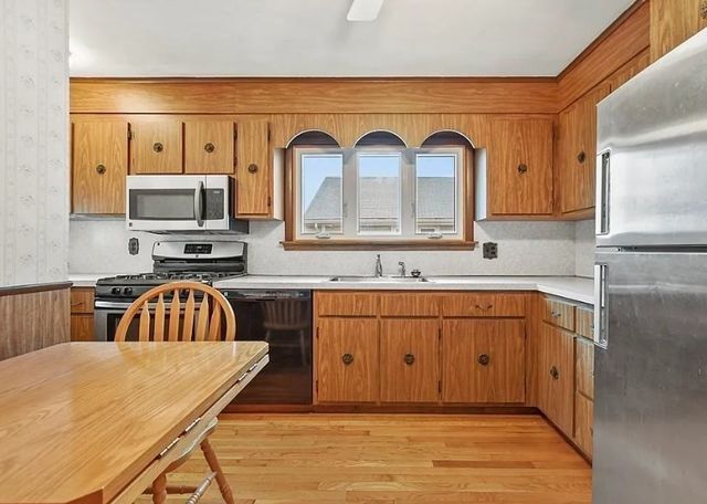 358-360 Arlington St 358, Watertown, MA 02472