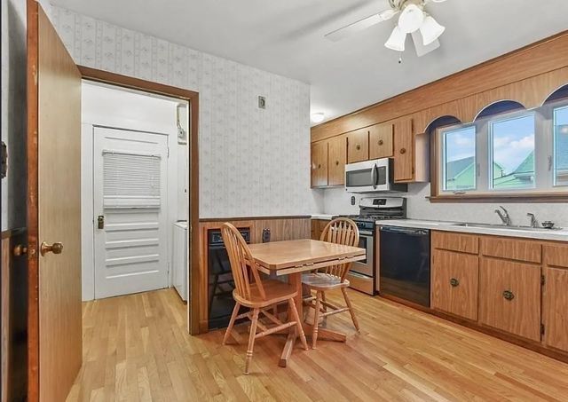 358-360 Arlington St 358, Watertown, MA 02472