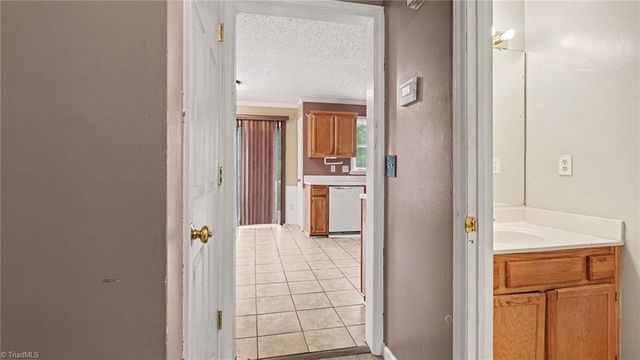 3562 Cedar Post Road, Winston-salem, NC 27127