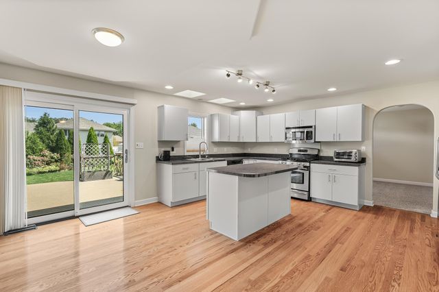 9395 Beall Street, Dyer, IN 46311