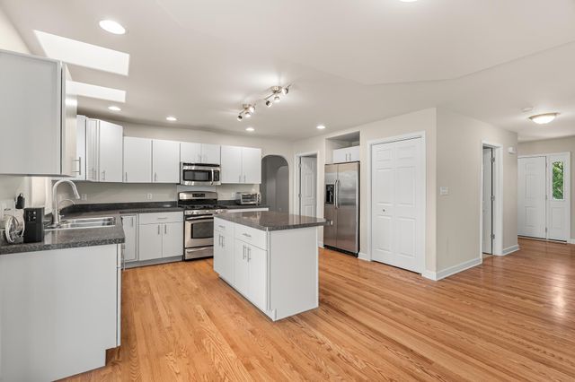 9395 Beall Street, Dyer, IN 46311