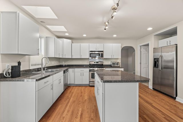 9395 Beall Street, Dyer, IN 46311