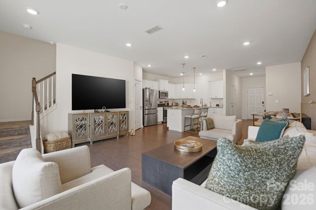 226 Harpers Run Lane, Matthews, NC 28104