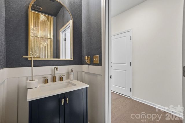 226 Harpers Run Lane, Matthews, NC 28104